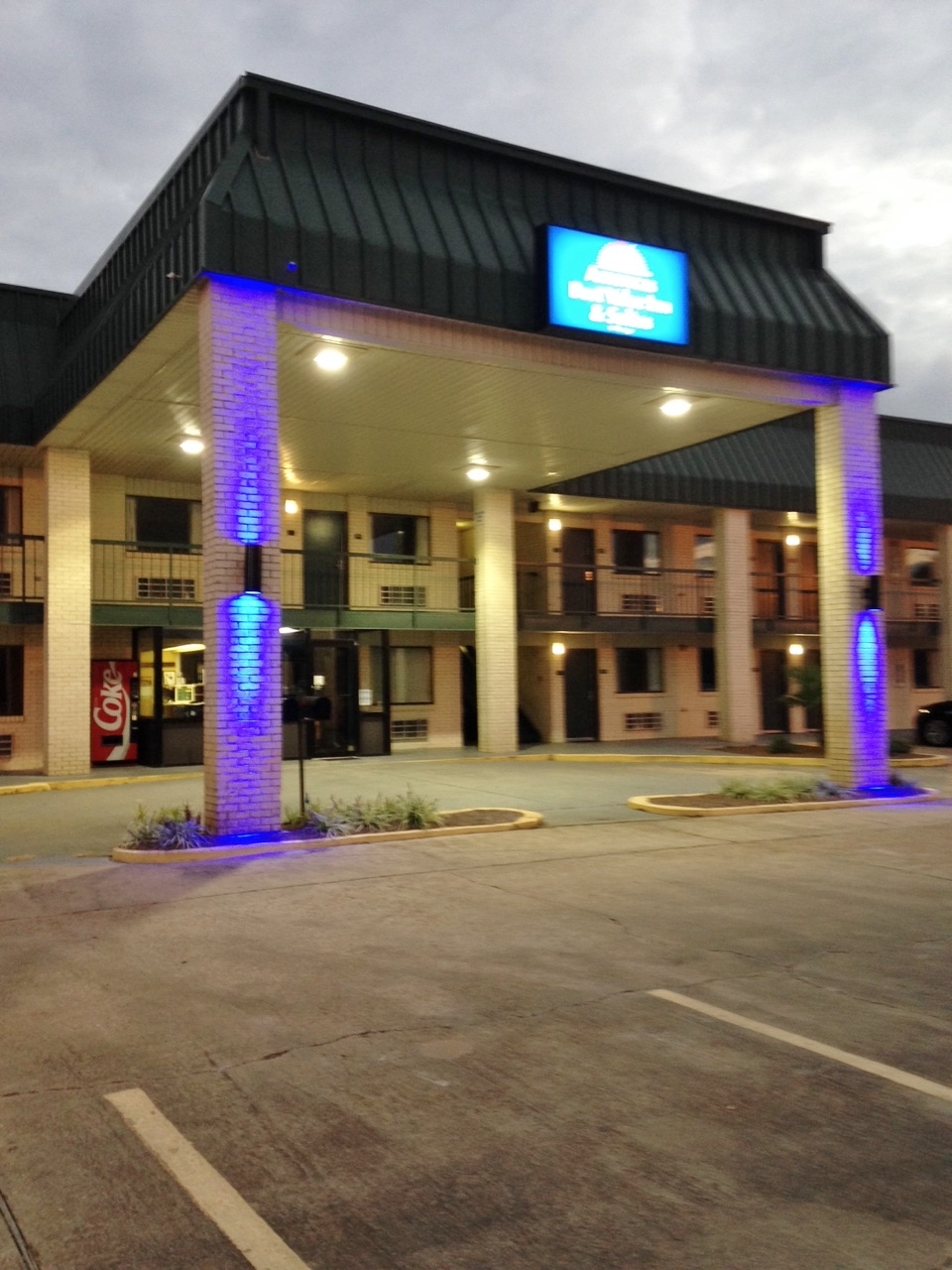 Americas Best Value Inn Suites Winona 8/28