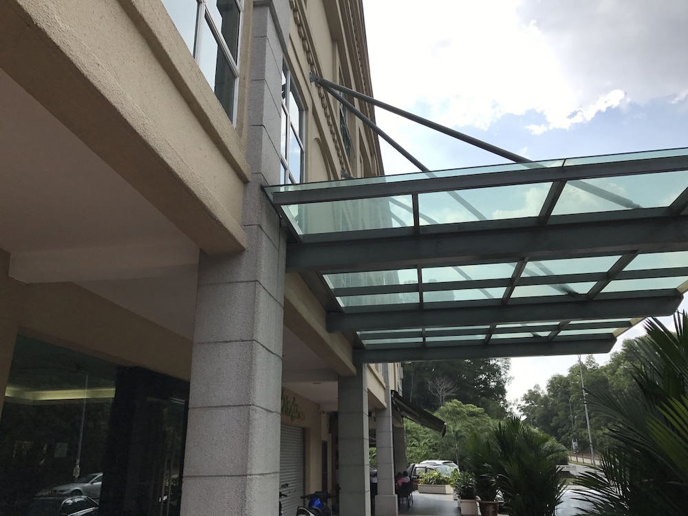 Aeton Hotel 3/61