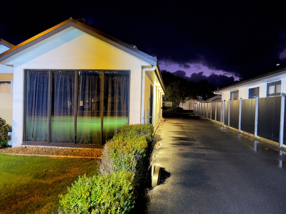 Port Fairy Motor Inn 61/63