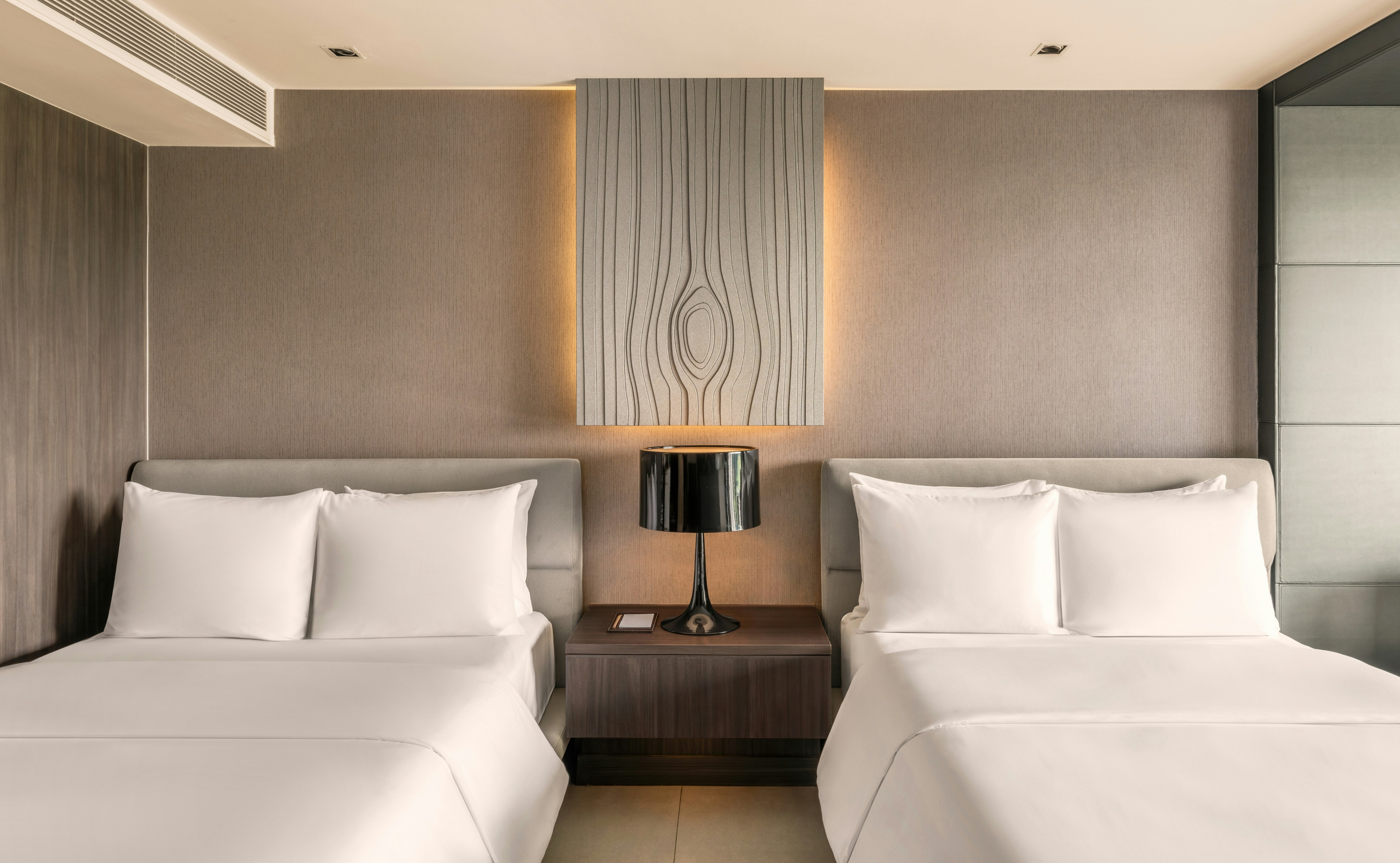 DELUXE, TWIN BEDS, GOLF COURSE VIEW