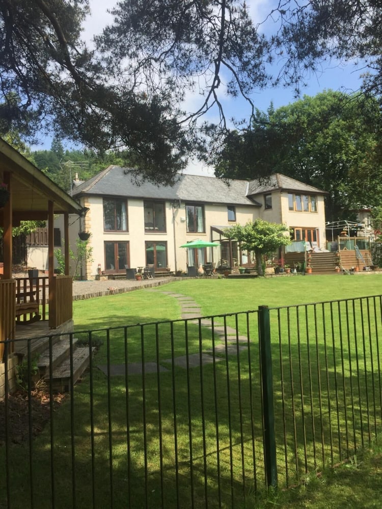 Riverside House 28/32