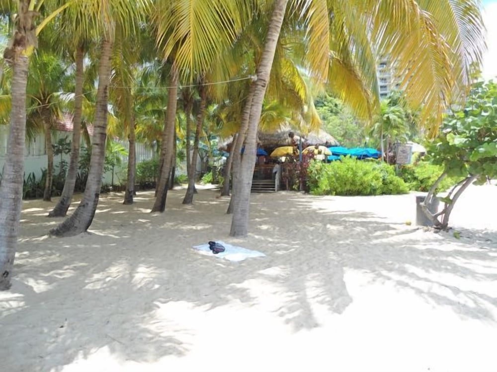 Sky Lounge Beach Studio 17/21