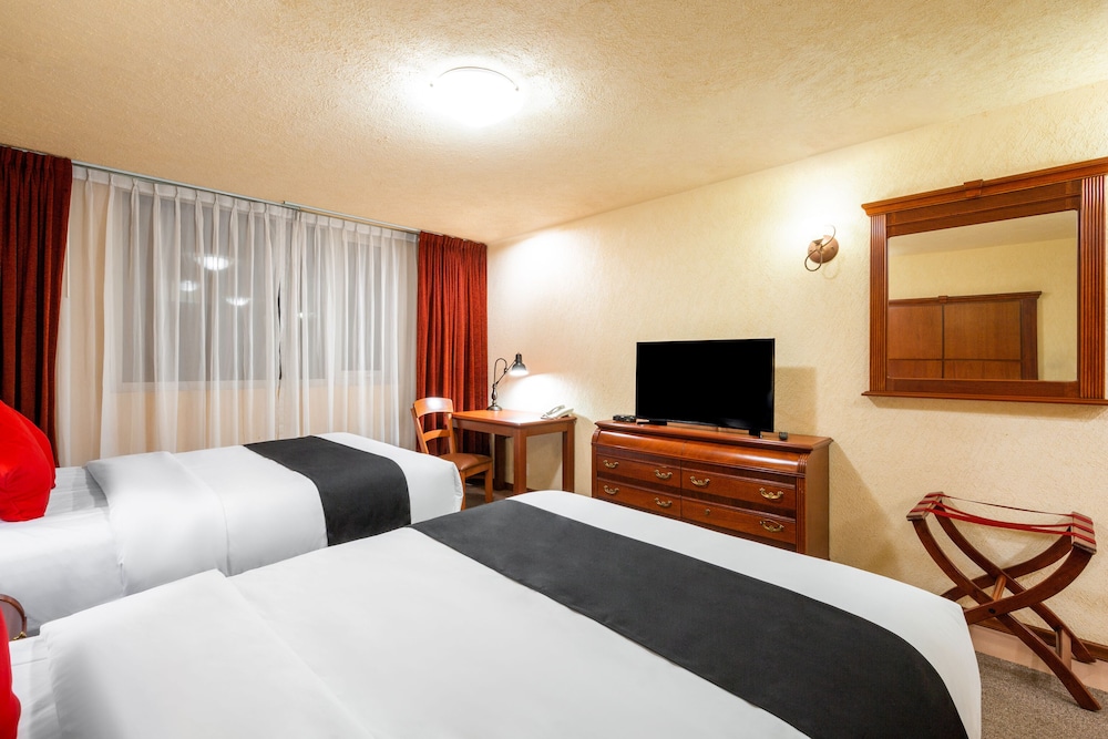Howard Johnson by Wyndham Toluca 14/49