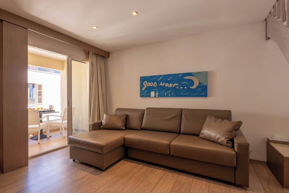 Hotel Le Rocher 33/52
