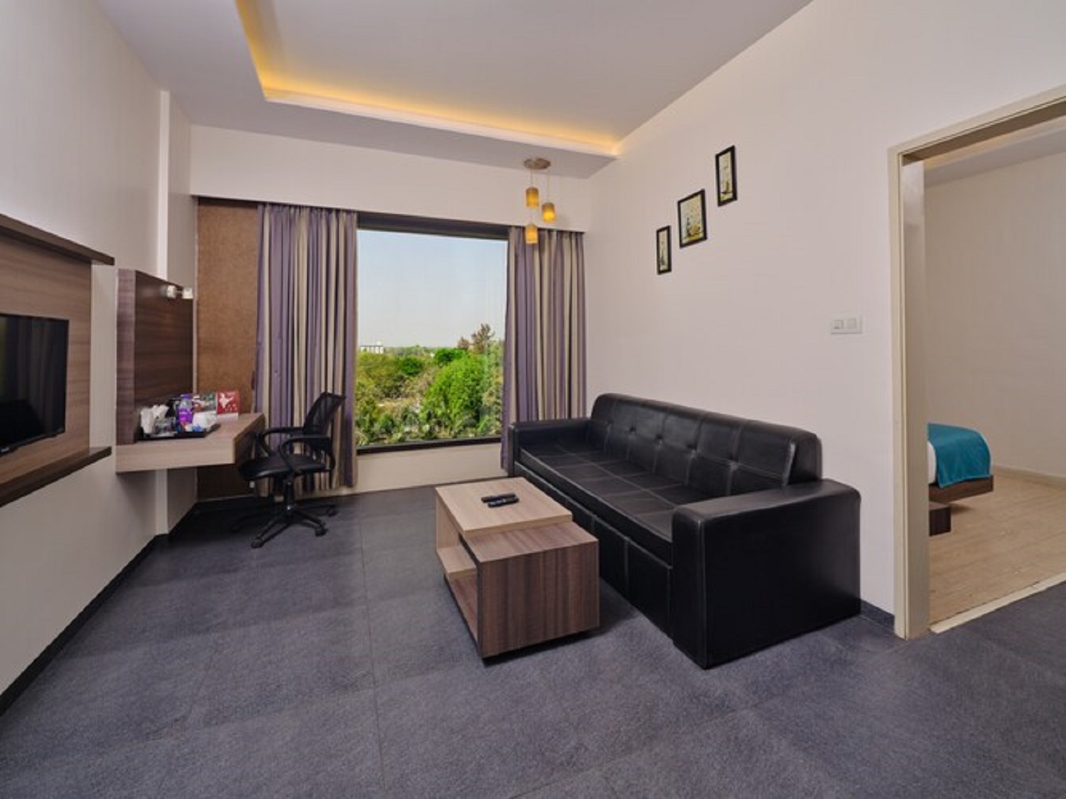 Pride Biznotel Manjusar (ex Mango Hotels Tansha Regal) 29/50