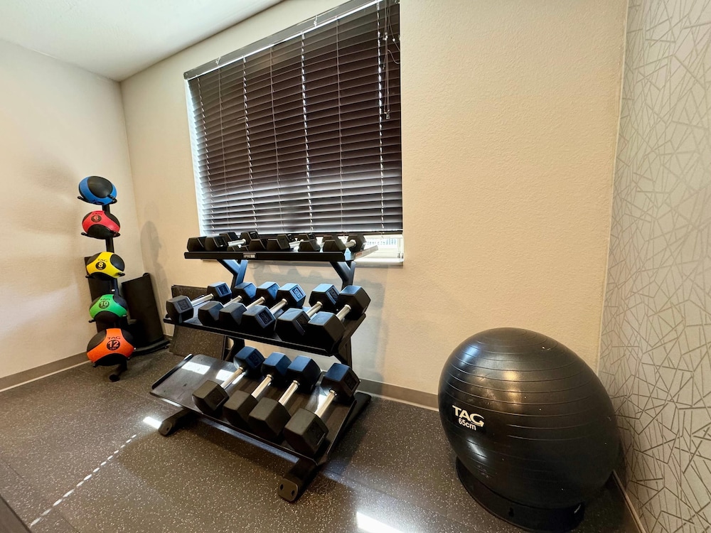 Country Inn & Suites by Radisson, Port Charlotte, FL 15/30