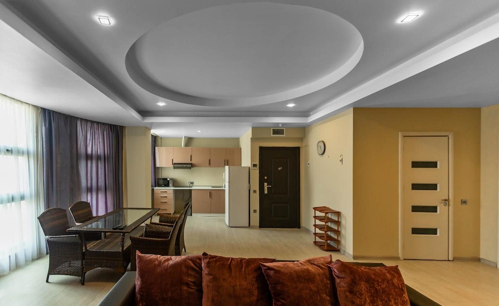 Hotel Diplomat Suites 30/44
