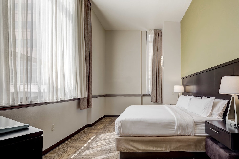 Staybridge Suites BALTIMORE INNER HARBOR 24/80