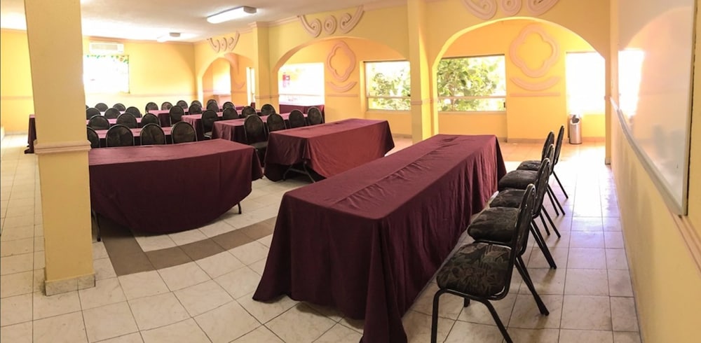 Hotel Posada del Sol Inn 33/58