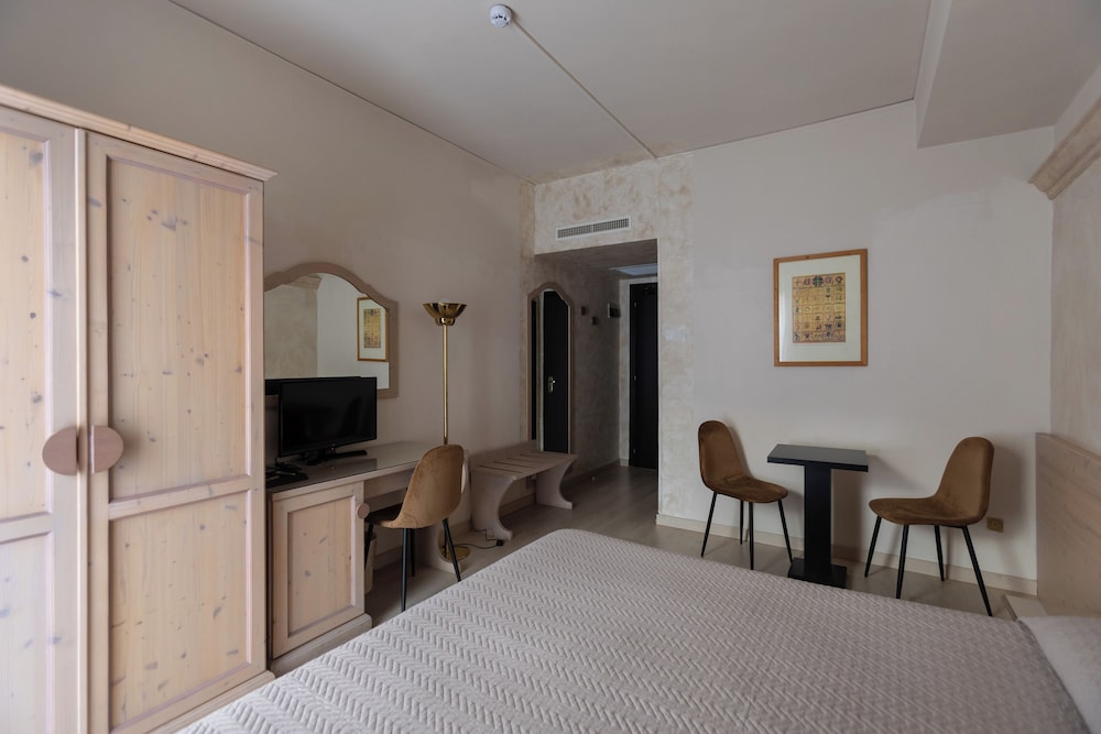 Hotel Gialletti 34/48
