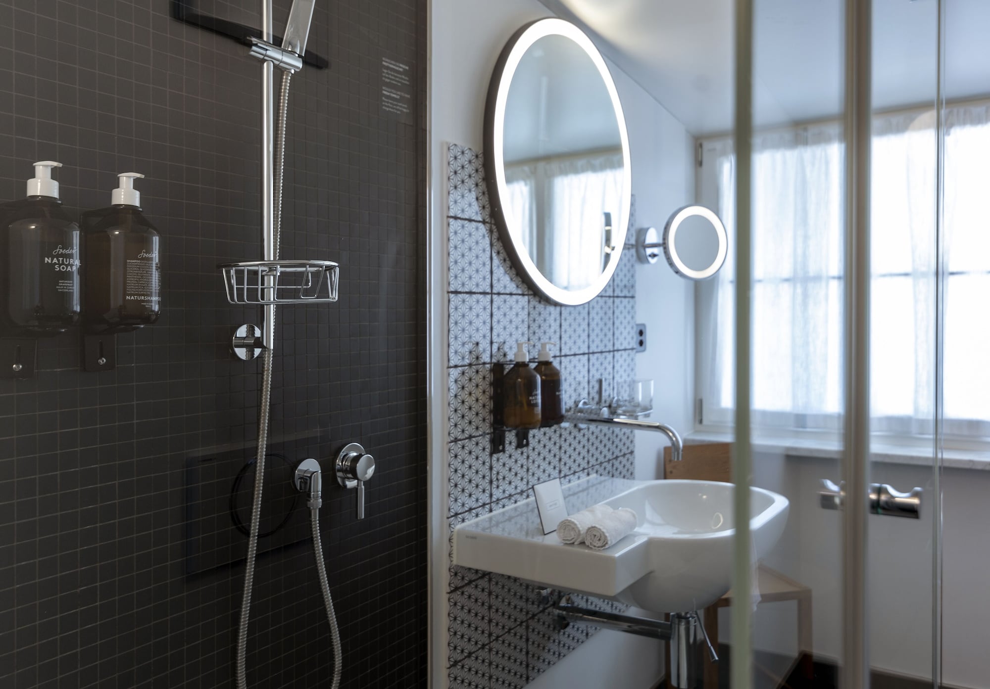 Room, Queen Bed, Small, Marktgasse Hotel 7/7