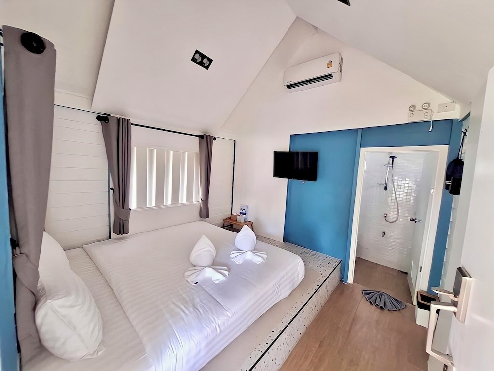 Pan Beach Bungalows 15/50