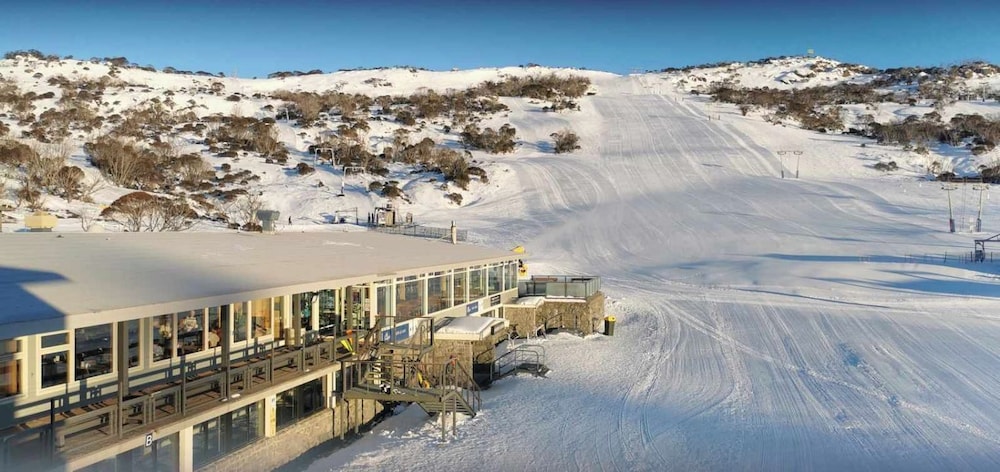 Smiggins Hotel 63/67
