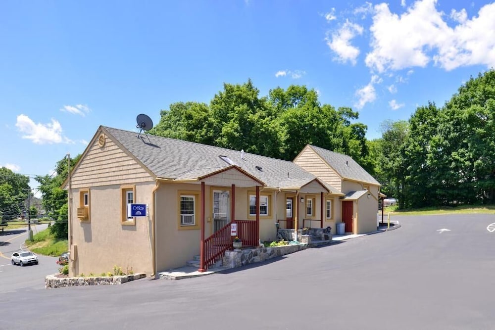 Golden Hill Inn Danbury 18/27