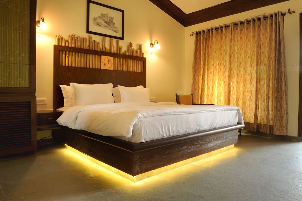 Asiatic Lion Lodge 12/50