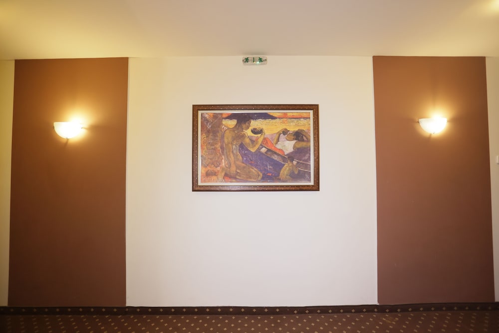 AEGEON HOTEL 38/50