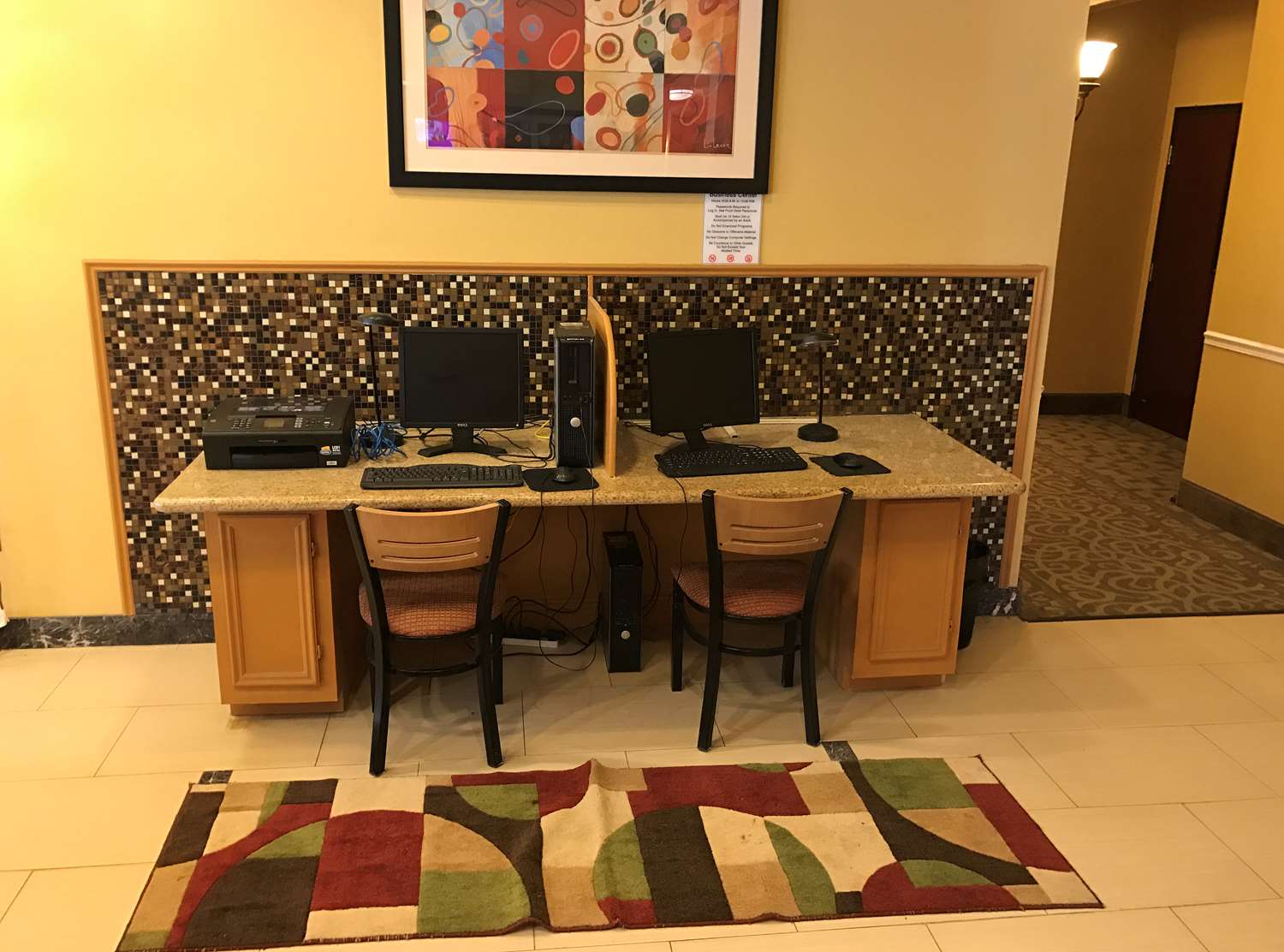 Hawthorn Extended Stay by Wyndham Port Arthur 5/6