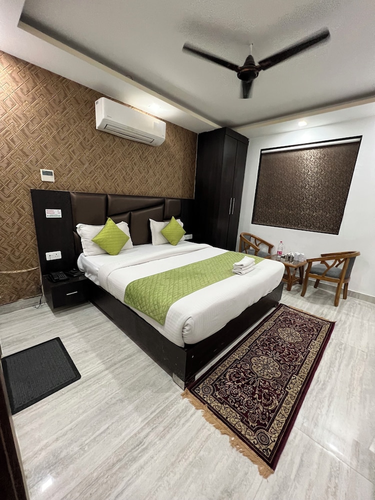 Hotel Royal Inn Igi 19/41