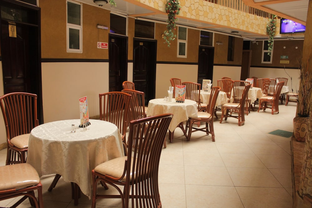 Pearl Palace Hotel 33/36
