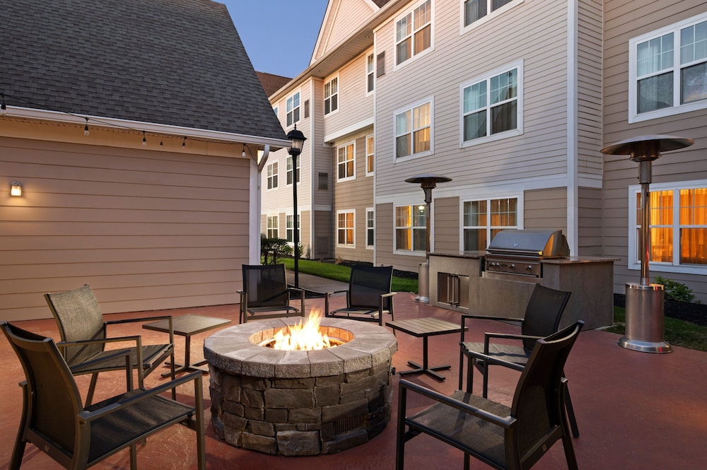 Residence Inn Mt Laurel At Bishop S Gate 20/40