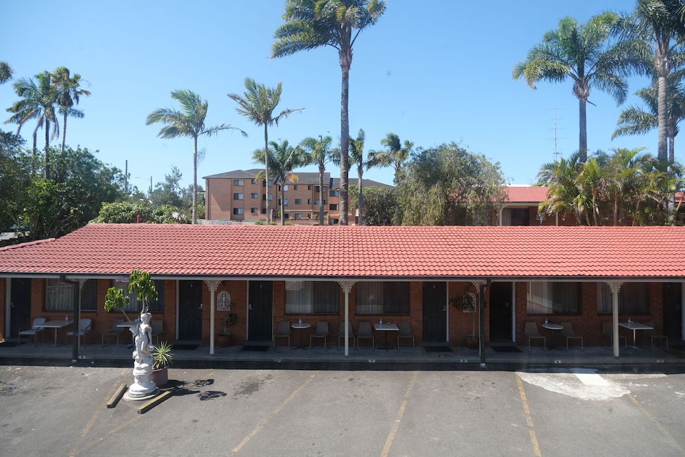 Sapphire Palms Motel 61/69