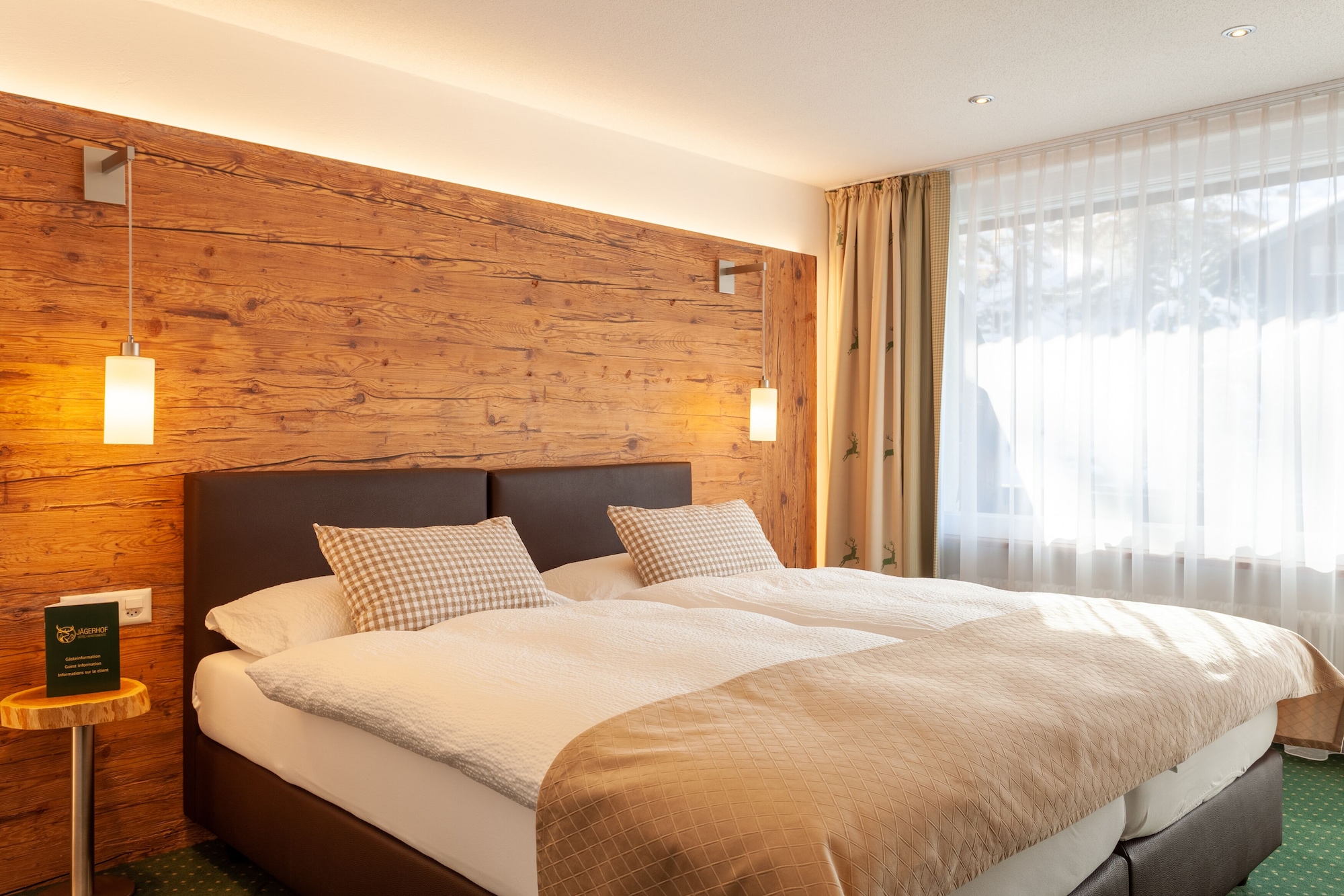 ALPINE, DOUBLE BED, MOUNTAIN VIEW