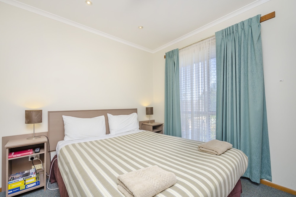 Werribee Motel & Apartments 7/63