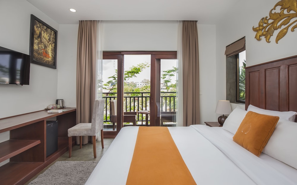 DELUXE, DOUBLE BED, BALCONY