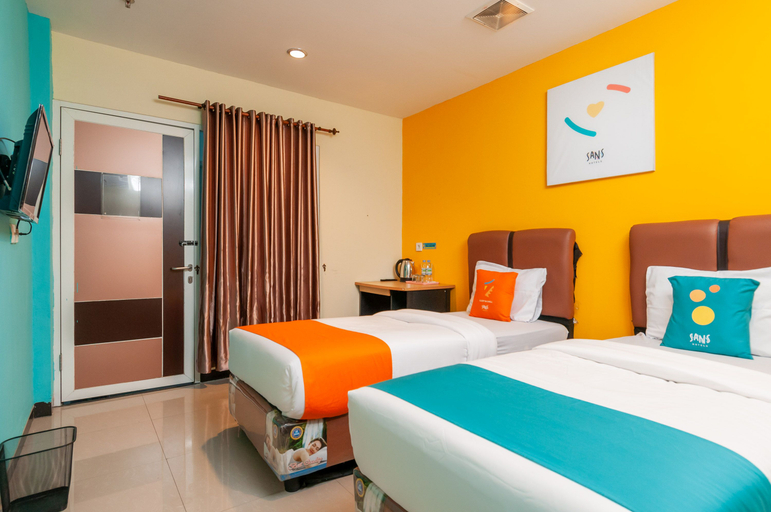 غرفة تنفيذية بسريرين منفصلين، Sans Hotel Finest Medan 2/2