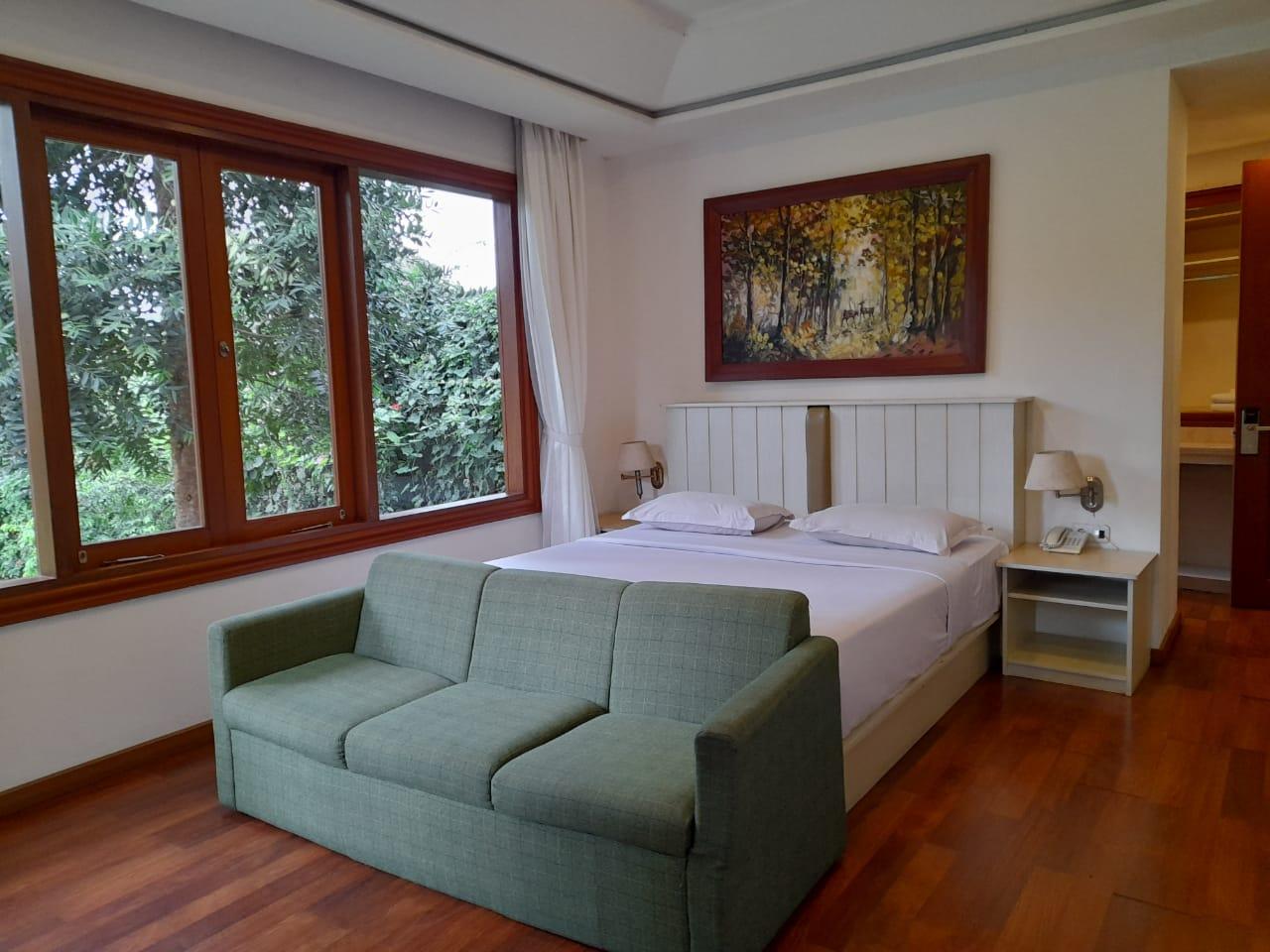 Gold, Double Bed