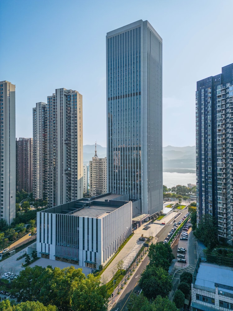 Grand Mercure Yichang Waitan 7/72
