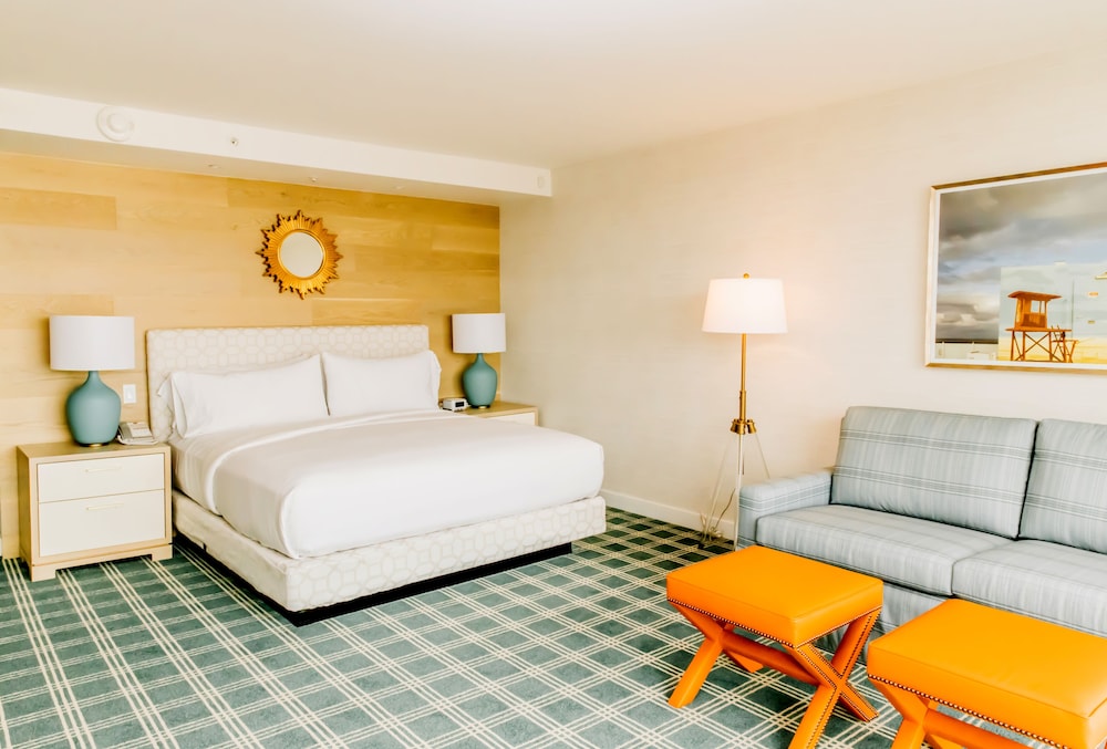 Hotel del Coronado, Curio Collection by Hilton 24/73