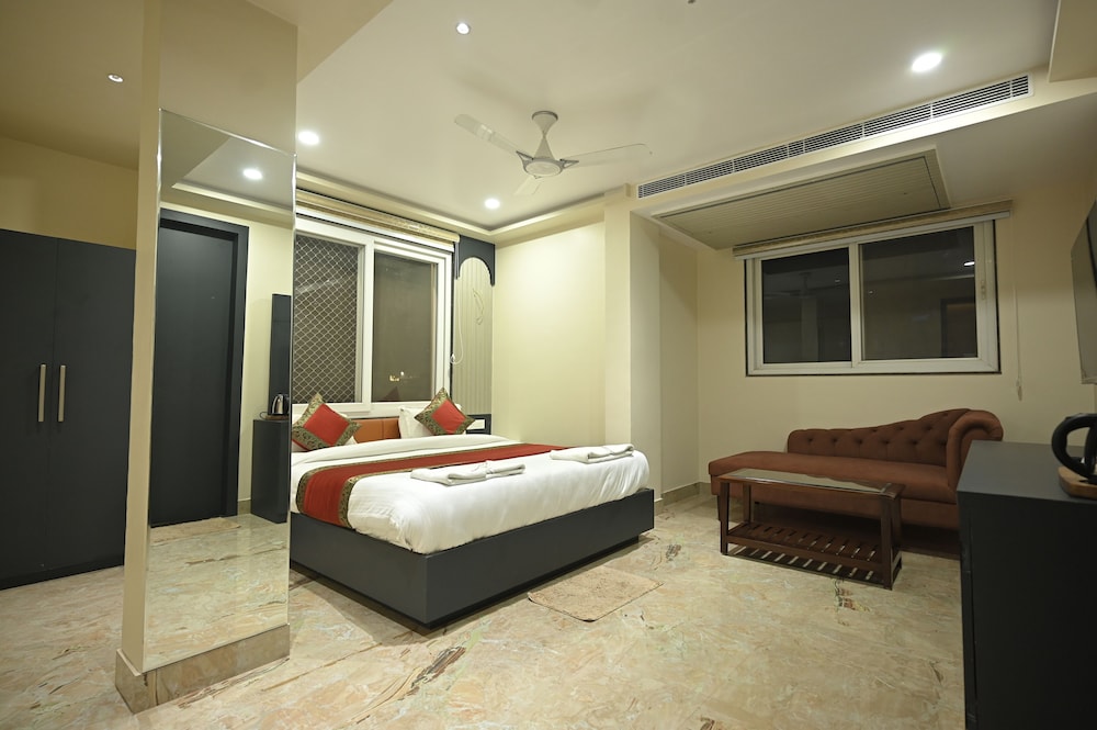 جناح ملكي بسرير كينج، Hotel Saffron 6/9