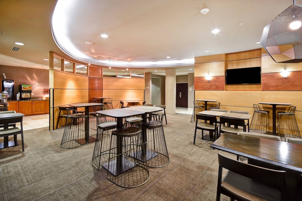 Springhill Suites by Marriott Louisville Airport 37/48