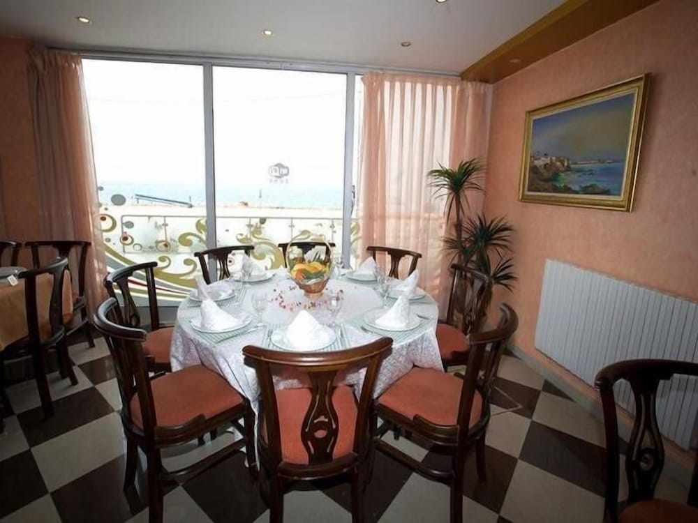 Abassides Palace 40/50