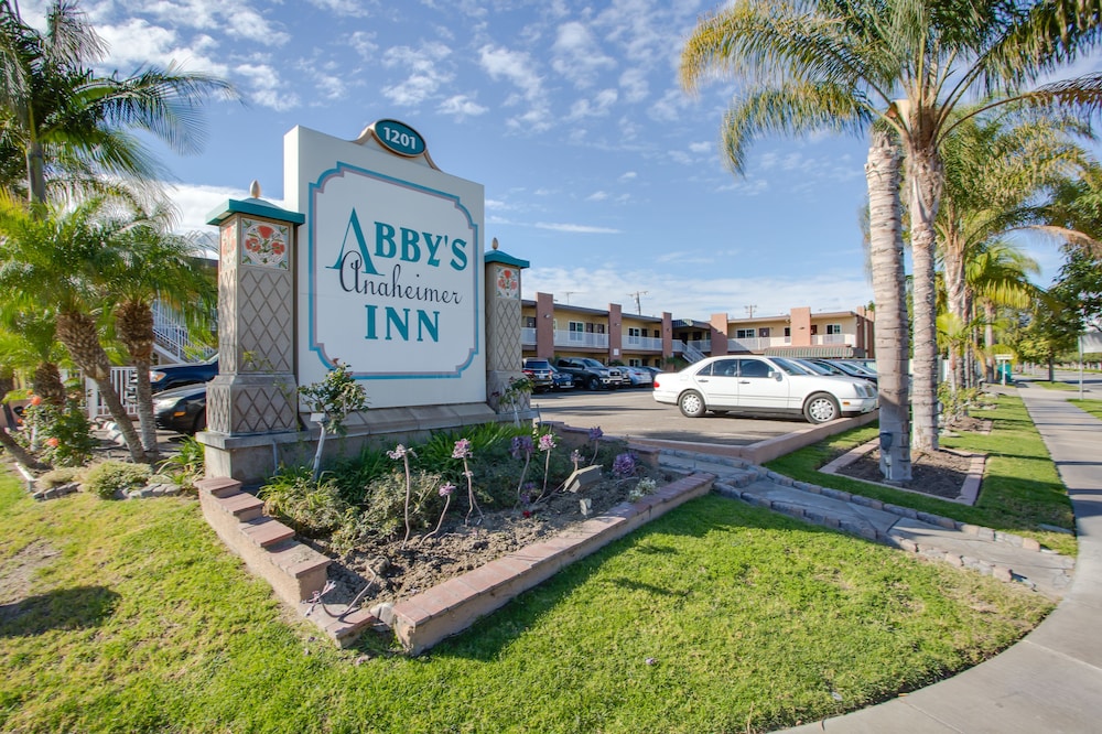 Abby S Anaheimer Inn 24/30