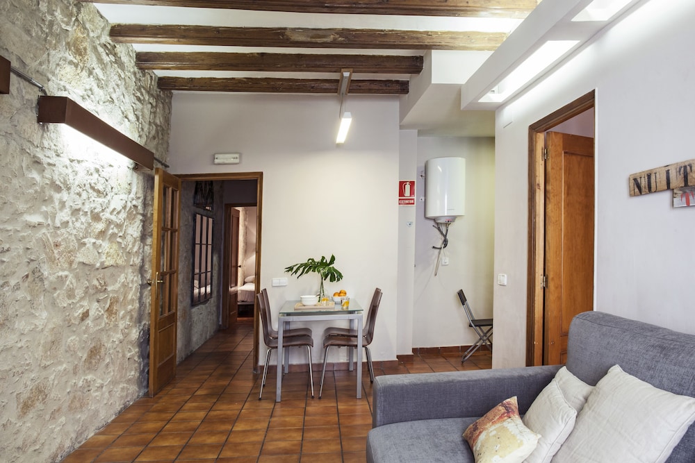 AinB Las Ramblas Guardia Apartments 23/60