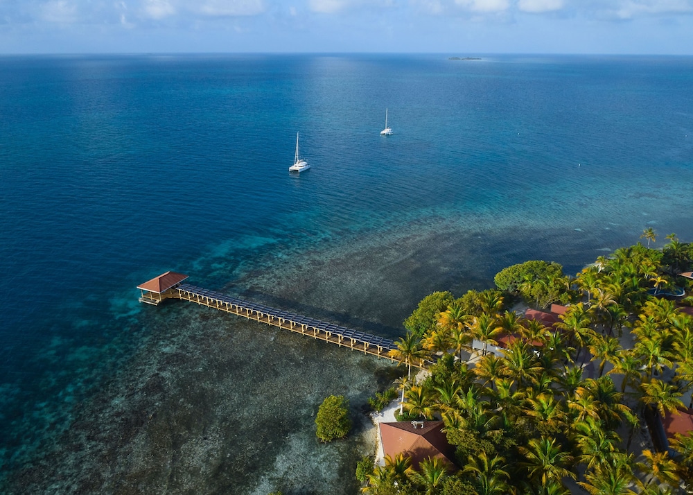 Hatchet Caye Resort 29/50