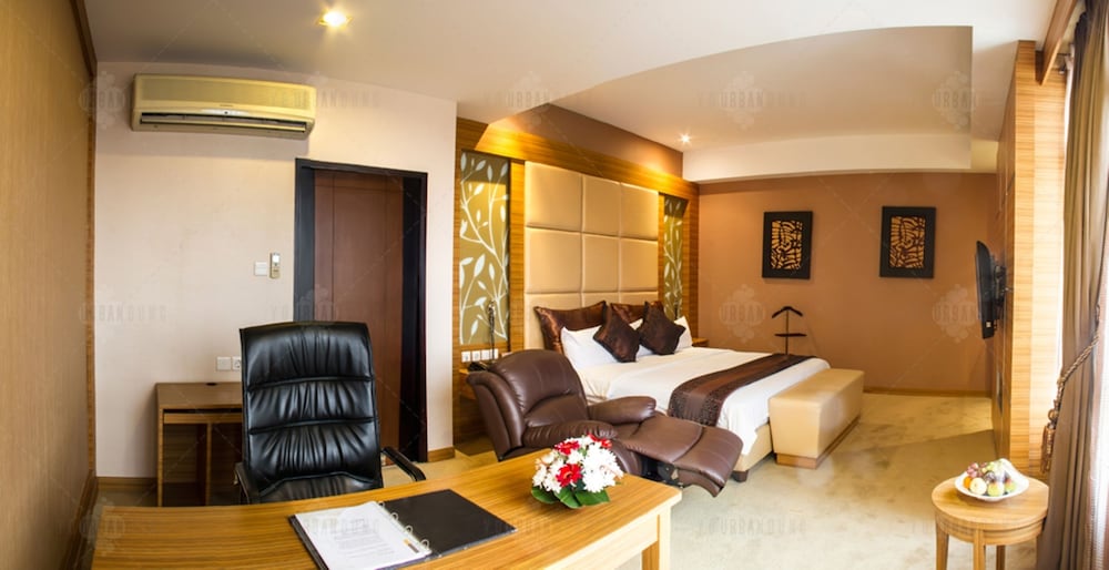 GRAND PASUNDAN CONVENTION HOTEL 50/65
