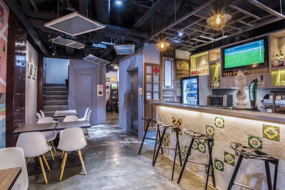 Old Door Hostel & Bar 2/57