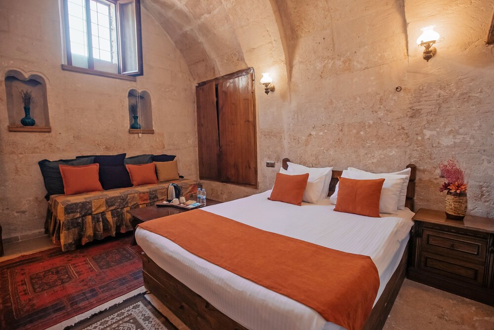 COMFORT, SUITE
