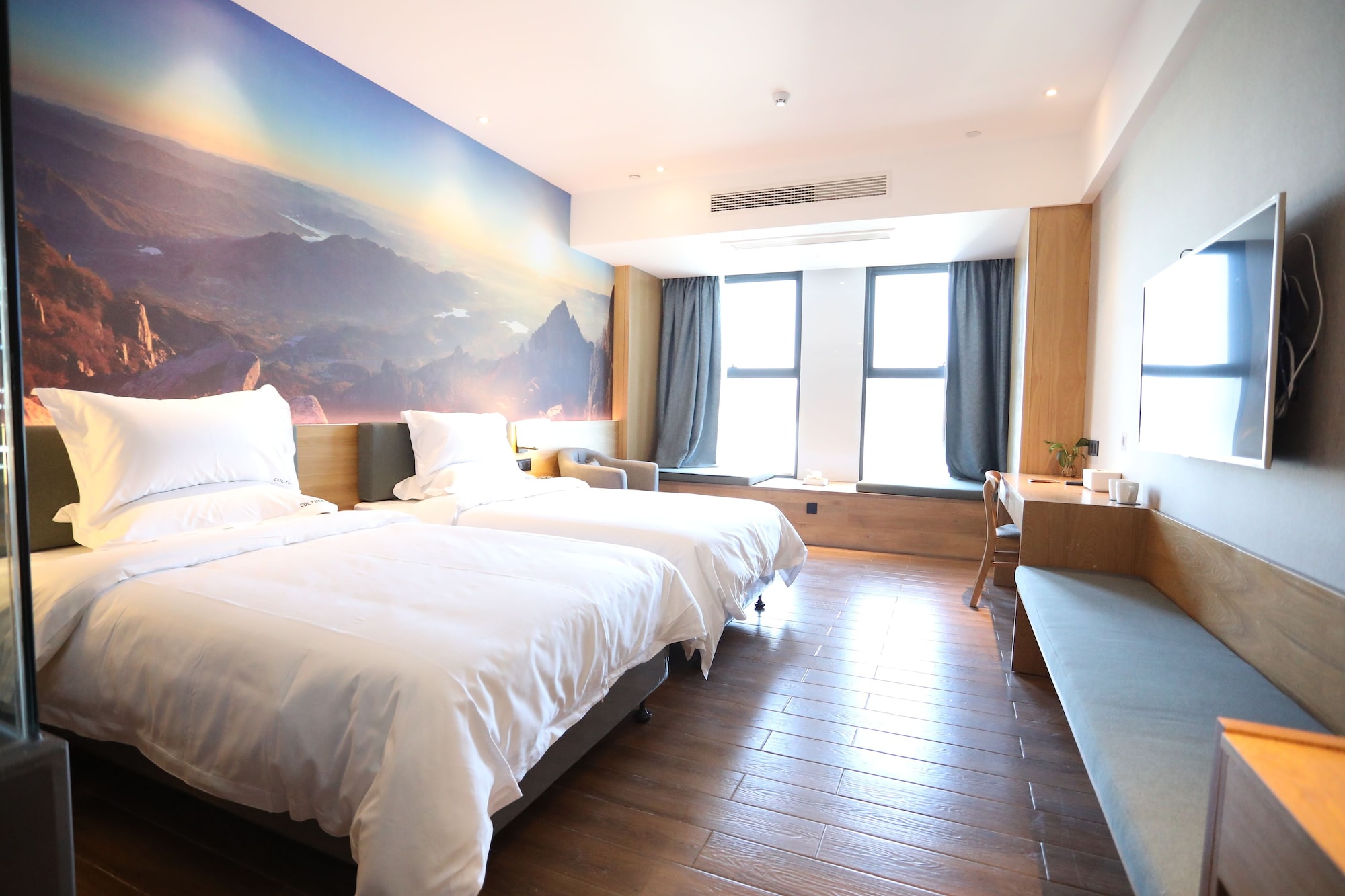 Boutique, Twin Beds