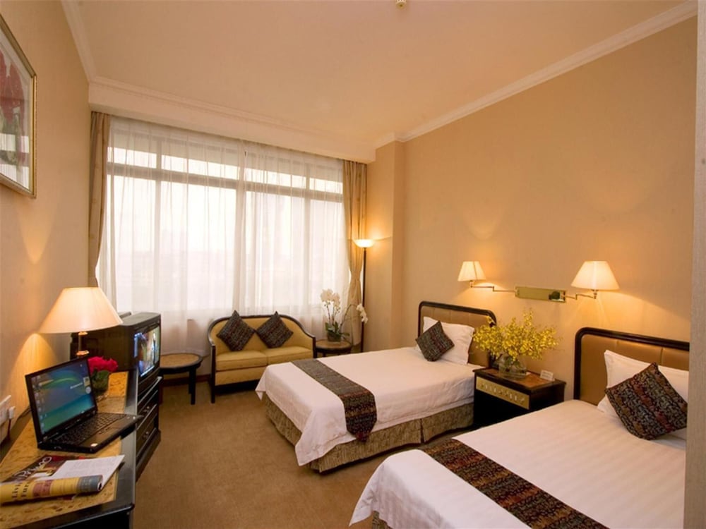 Aiqun Hotel 23/70