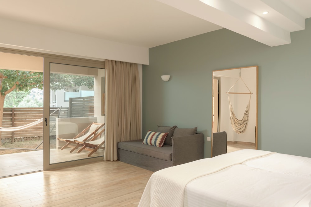 Chill, Suite, Twin Beds, Private Garden, Sofa