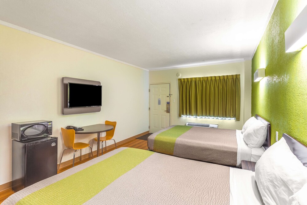 Motel6 Huntington, WV 14/51