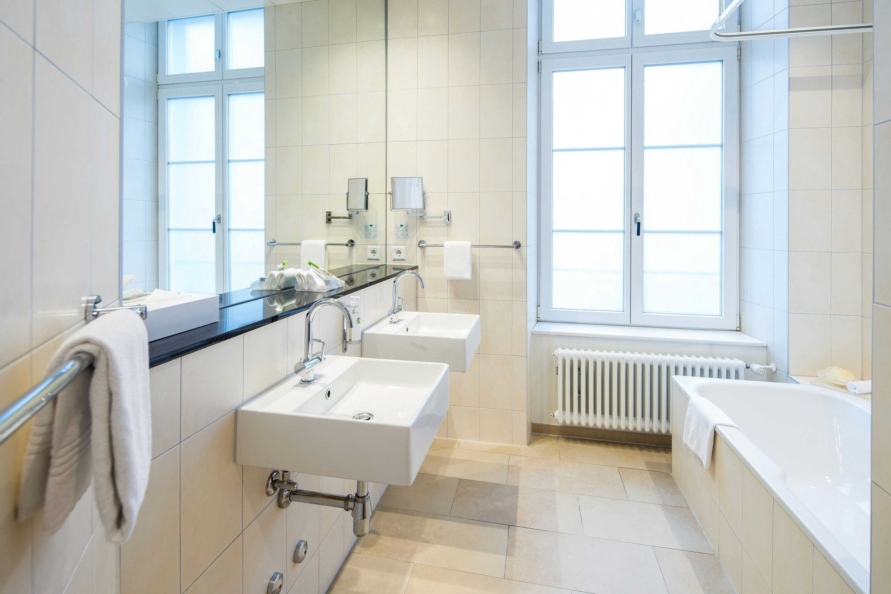 Hotel Schweizerhof Basel 48/48