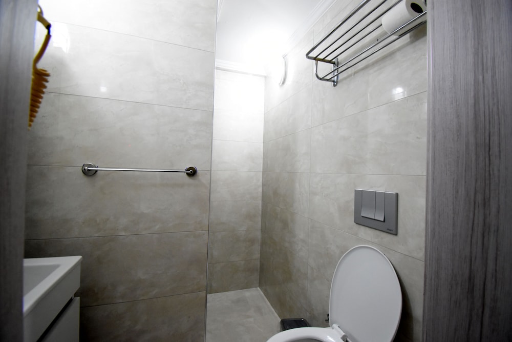 Otel Eroglu 36/44