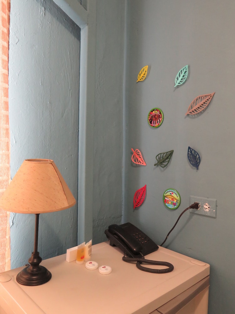Panama House Bed & Breakfast 35/45