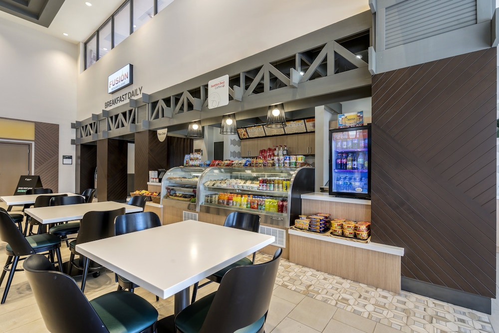 restaurant cafeteria