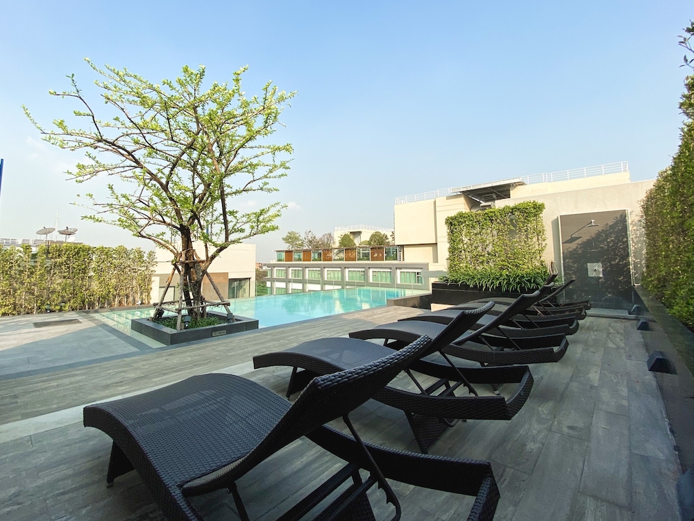 Alix Bangkok Hotel 70/77